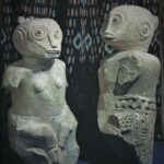 001469 Nusa tenggara, West Sumba, Laoli, tomb figures