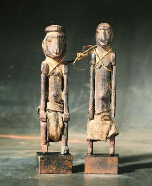 001472 Timor, Ataoro, pair of ancestor figures