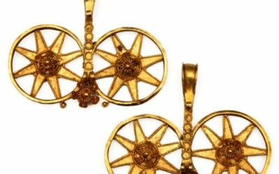 001401 Sumatra, South Nias, pair of nobleman’s ear pendants