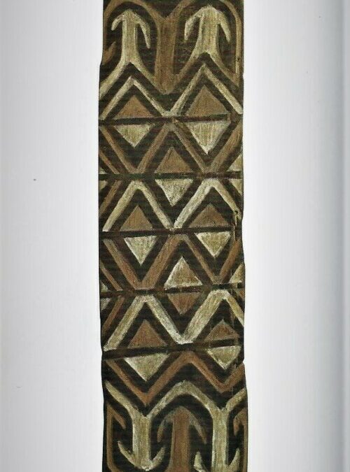 001433 Papua, Digul, Mindaptana, boy’s shield