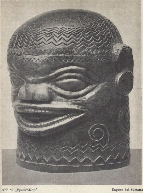 001512 Sumatra, Enggano, woman’s headdress