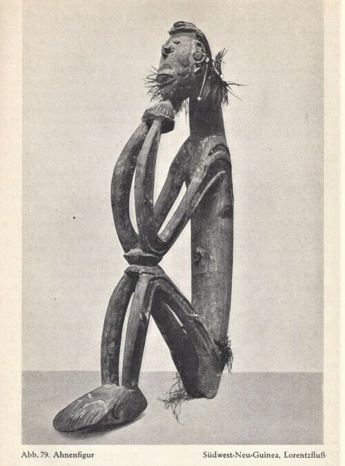 001518 Papua, Northwest Asmat, Unir river, ancestor figure