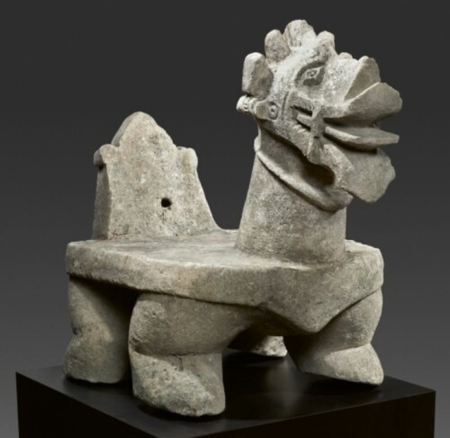 001524 Sumatra, Central Nias, stone seat
