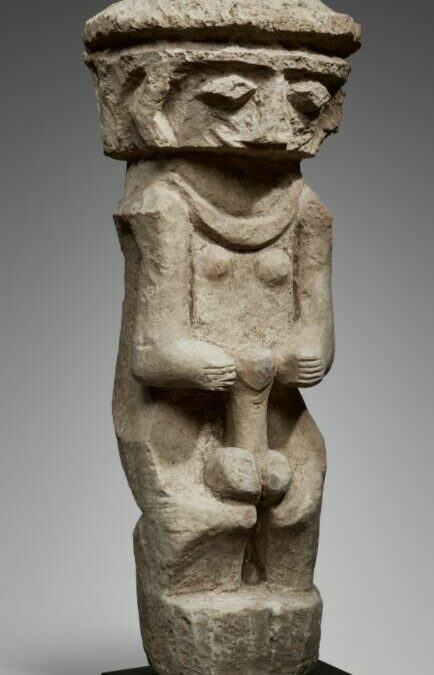 001530 Sumatra, Central Nias, stone ancestor figure