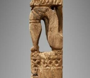 001533 Moluccas, Southeast, pole figure of the sky deity