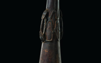 000181 Papua, Asmat, blow horn