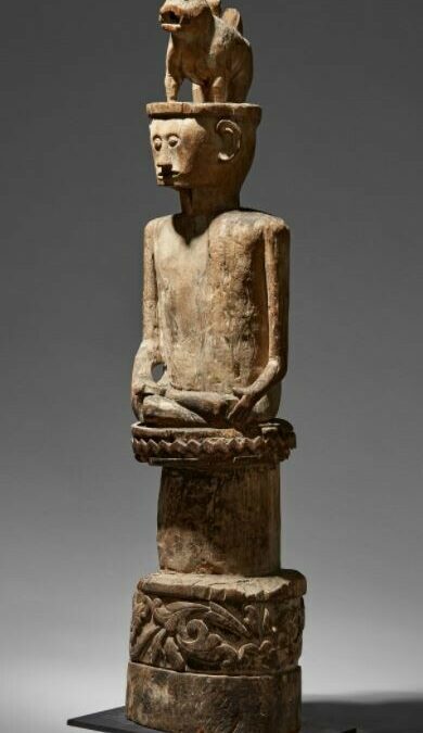 001552 Borneo, Central Kalimantan, Dayak, pole sculpture