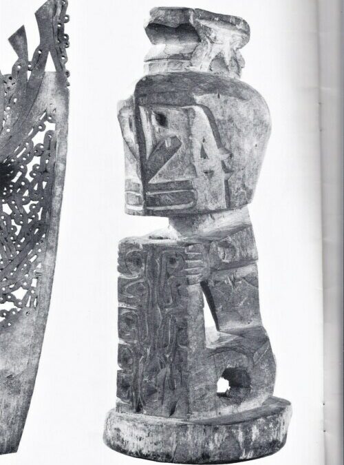 001565 Papua, Cenderawasih Bay, ancestor figure
