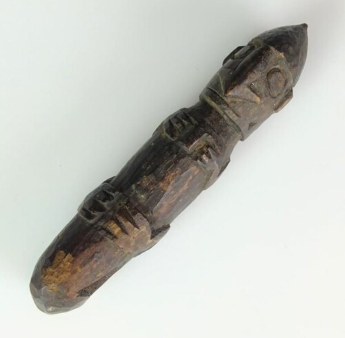 001593 Papua, North coast, Wakde-Yamna or Yos Sudarso Bay, amulet