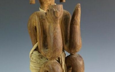001570 Moluccas, Tanimbar, ancestor figure or guardian figure