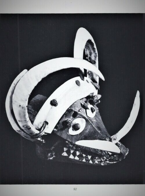 001617 Moluccas, Leti, mouth mask