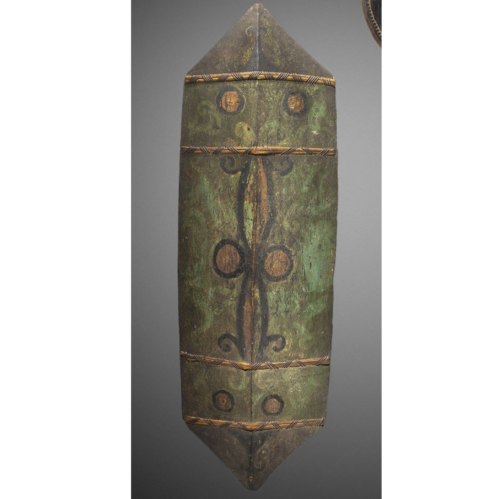 001654 Borneo, Central Kalimantan, Dayak, war shield
