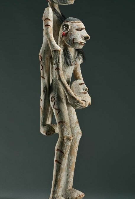 001682 Papua, Asmat, figure