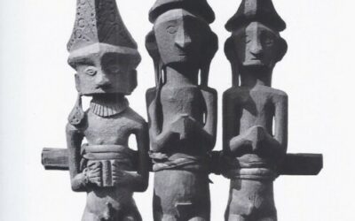 001790 Nias, row of ancestor figures