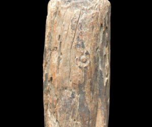 001946 Timor, ancestor figure